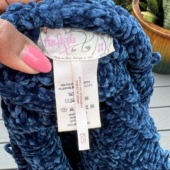 FREE PEOPLE Love Bug Infinity Scarf - Picture 3 of 4